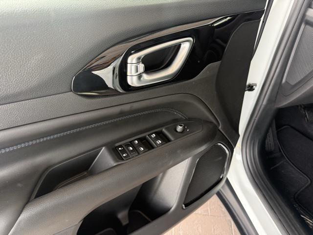 new 2026 Jeep Compass car, priced at $31,015