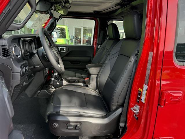 new 2025 Jeep Gladiator car, priced at $45,712
