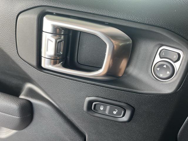 new 2025 Jeep Gladiator car, priced at $48,588
