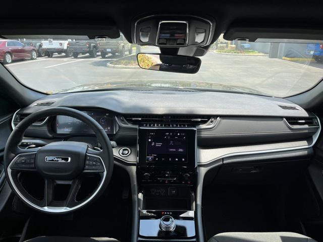 new 2025 Jeep Grand Cherokee car, priced at $38,822