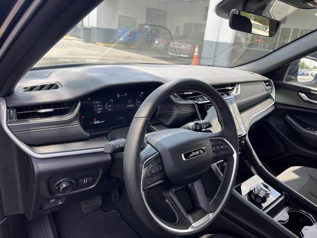 new 2025 Jeep Grand Cherokee car, priced at $38,822