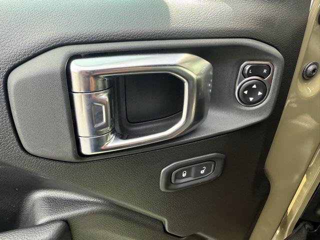 new 2025 Jeep Wrangler car, priced at $53,620