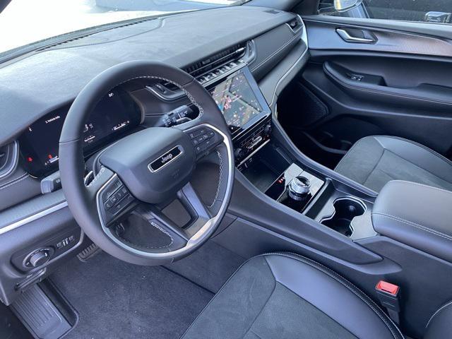 new 2025 Jeep Grand Cherokee car, priced at $40,925