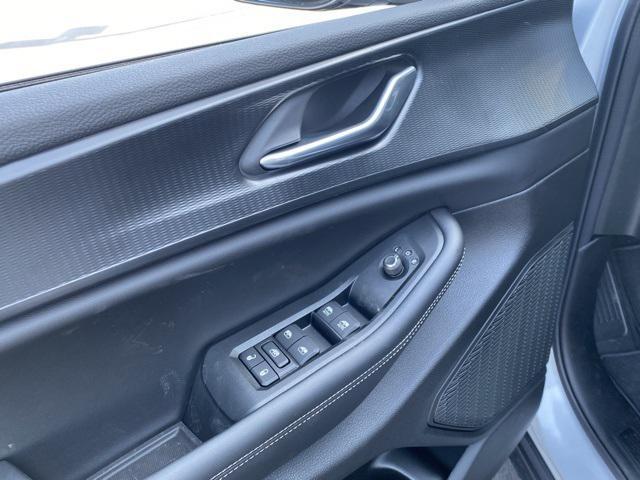 new 2025 Jeep Grand Cherokee car, priced at $40,925