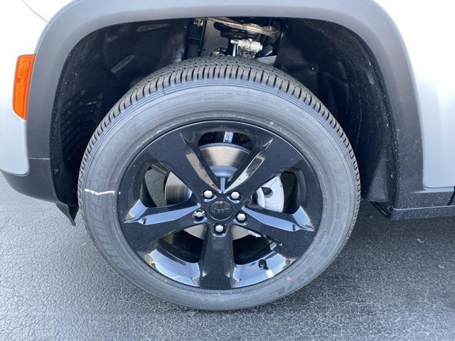 new 2025 Jeep Grand Cherokee car, priced at $40,925