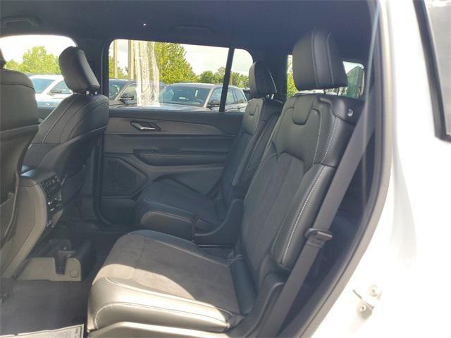 new 2024 Jeep Grand Cherokee L car, priced at $38,900