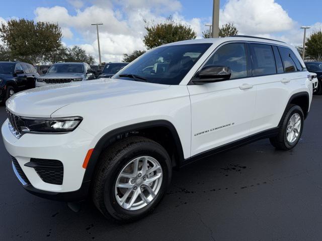 new 2025 Jeep Grand Cherokee car, priced at $35,475