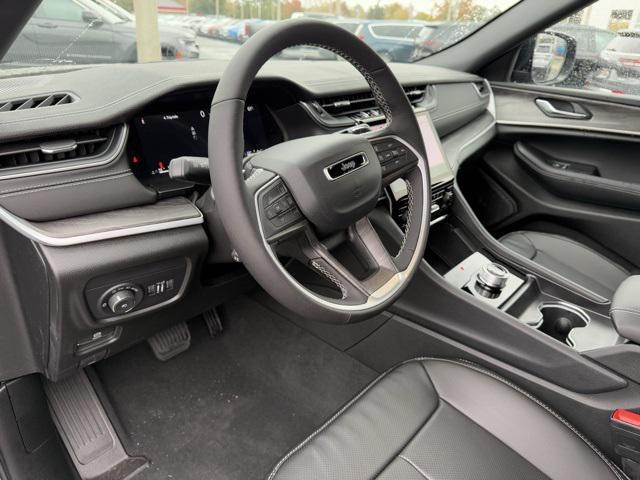 new 2025 Jeep Grand Cherokee car, priced at $45,333