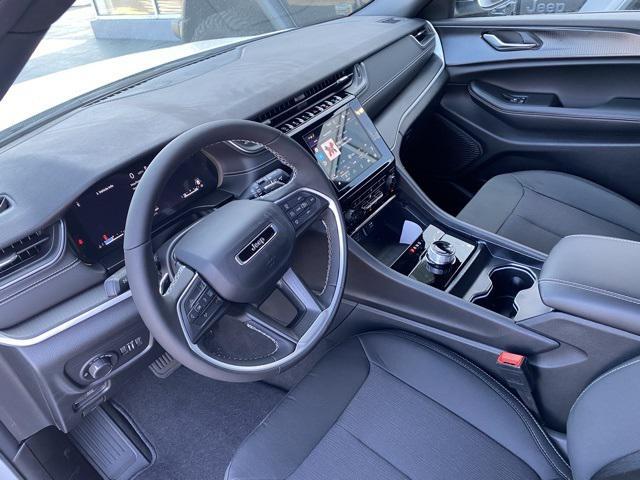new 2025 Jeep Grand Cherokee car, priced at $35,500