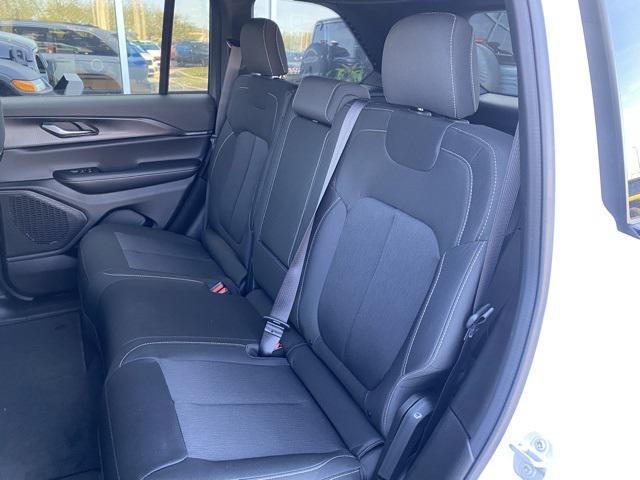 new 2025 Jeep Grand Cherokee car, priced at $35,500