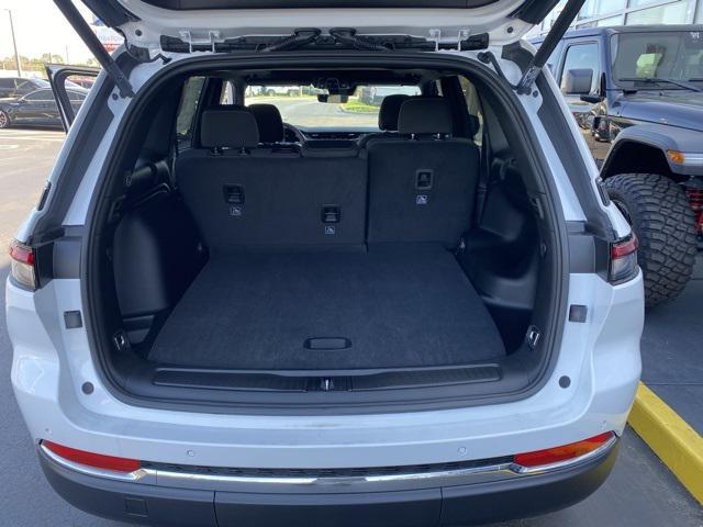 new 2025 Jeep Grand Cherokee car, priced at $35,500