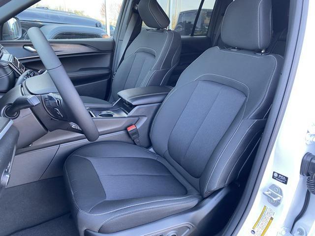 new 2025 Jeep Grand Cherokee car, priced at $35,500