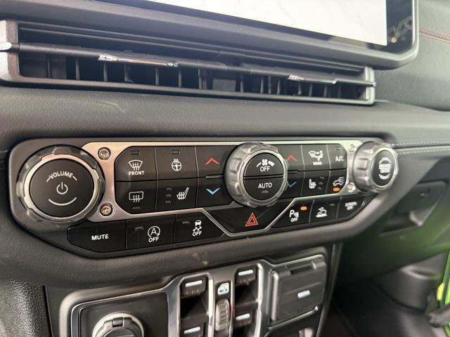 new 2025 Jeep Gladiator car, priced at $56,220