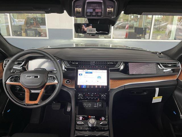 new 2025 Jeep Grand Cherokee L car, priced at $71,716
