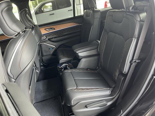 new 2025 Jeep Grand Cherokee L car, priced at $71,716