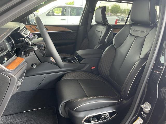 new 2025 Jeep Grand Cherokee L car, priced at $71,716