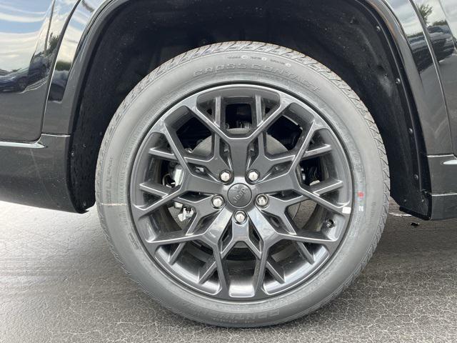 new 2025 Jeep Grand Cherokee L car, priced at $71,716