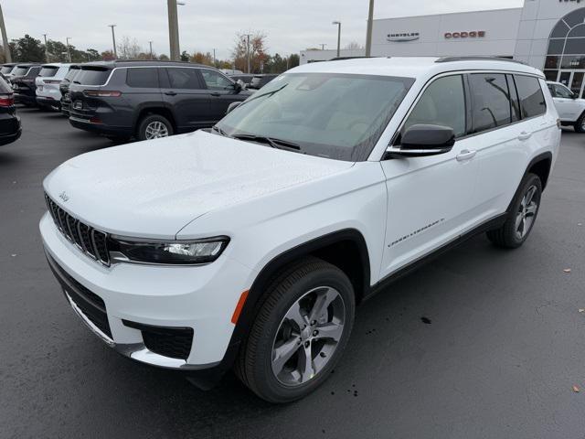 new 2025 Jeep Grand Cherokee L car, priced at $43,825