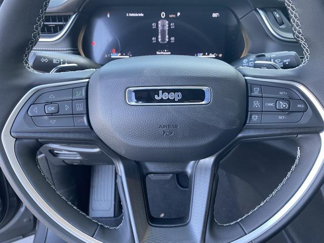 new 2025 Jeep Grand Cherokee car, priced at $40,925