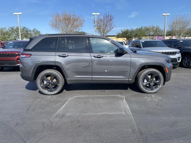 new 2025 Jeep Grand Cherokee car, priced at $40,925