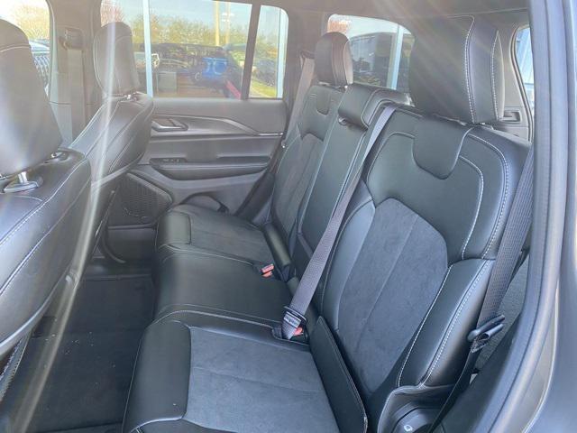 new 2025 Jeep Grand Cherokee car, priced at $40,925