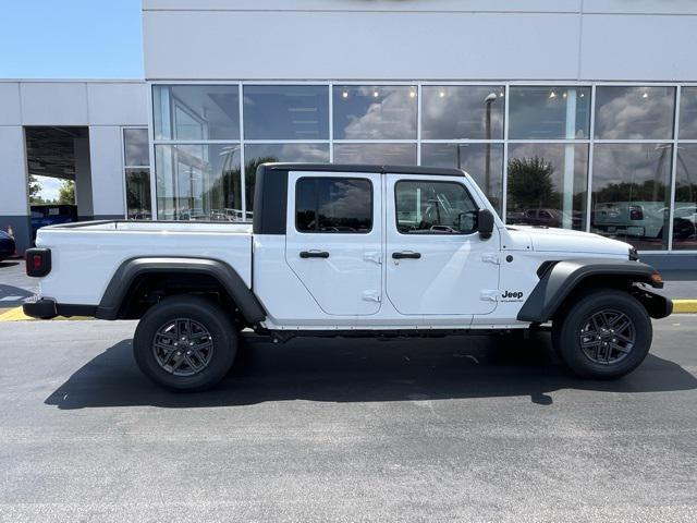 new 2025 Jeep Gladiator car, priced at $40,900