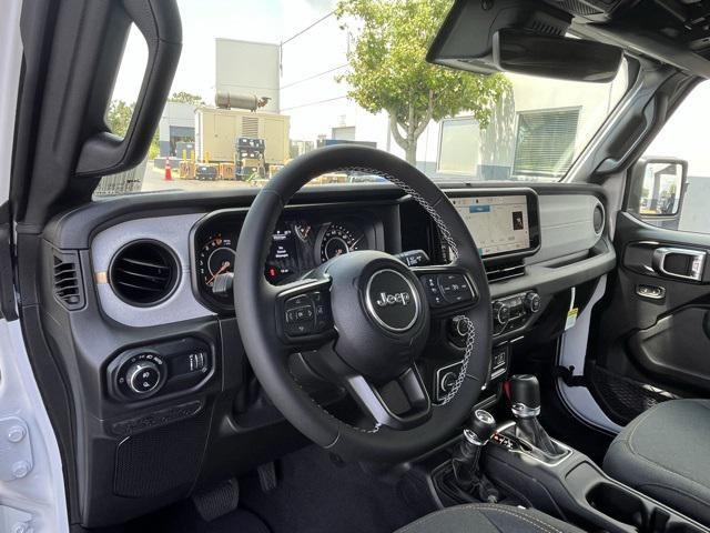 new 2025 Jeep Gladiator car, priced at $40,900