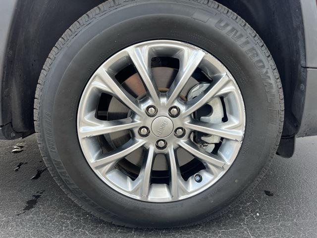 used 2021 Jeep Cherokee car, priced at $22,009