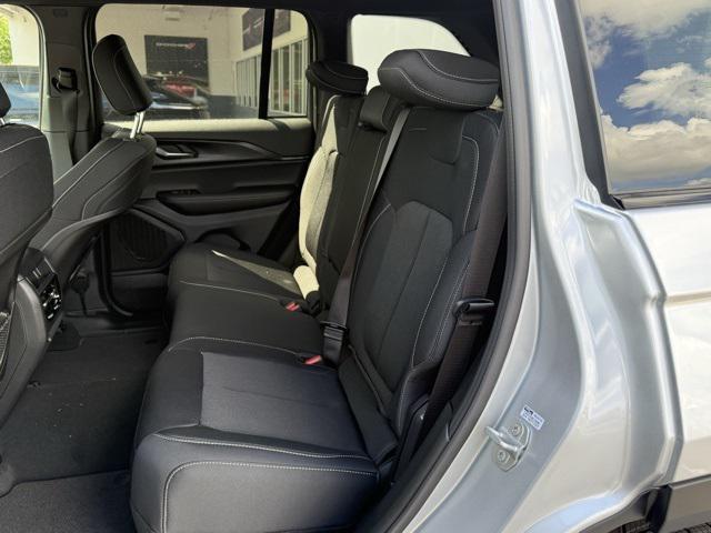 new 2025 Jeep Grand Cherokee car, priced at $37,888