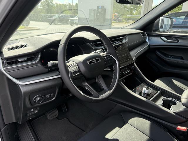 new 2025 Jeep Grand Cherokee car, priced at $37,888
