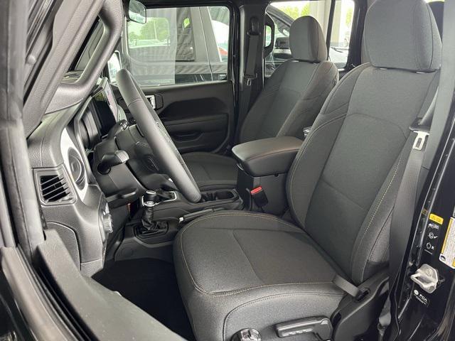 new 2025 Jeep Gladiator car, priced at $47,924