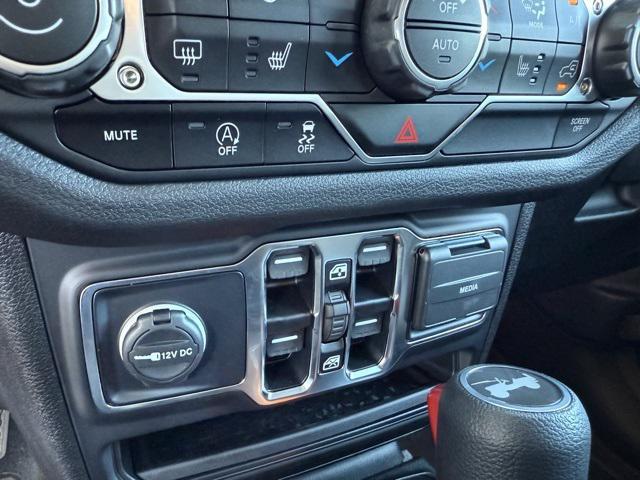new 2025 Jeep Wrangler car, priced at $47,040