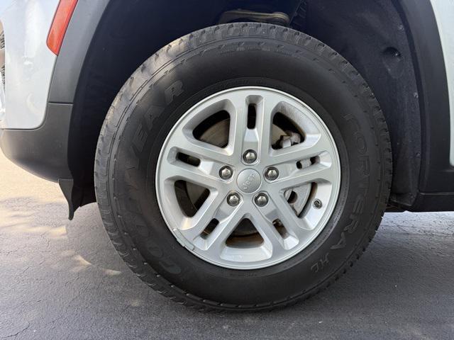 used 2022 Jeep Grand Cherokee car, priced at $28,974