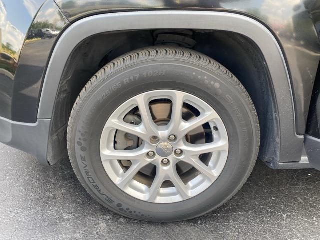 used 2014 Jeep Cherokee car, priced at $8,248