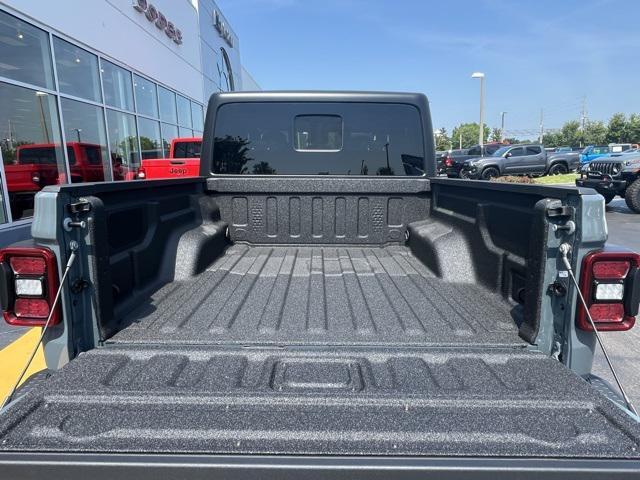 new 2025 Jeep Gladiator car, priced at $48,732