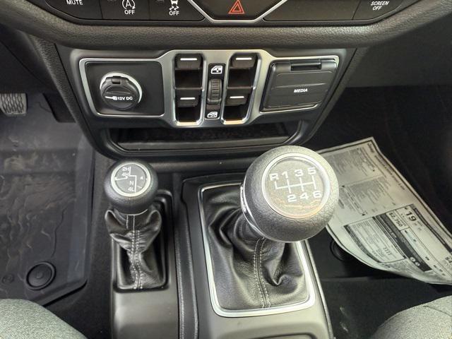 new 2025 Jeep Wrangler car, priced at $46,040