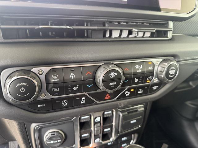 new 2025 Jeep Gladiator car, priced at $55,665