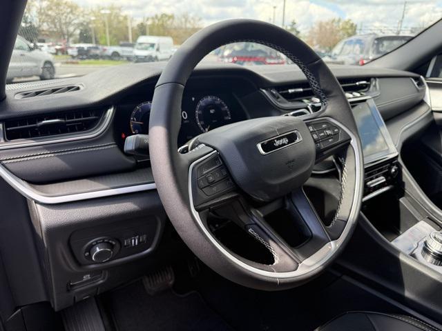 new 2025 Jeep Grand Cherokee car, priced at $39,525