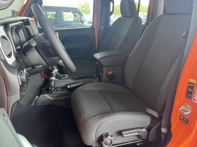 new 2025 Jeep Gladiator car, priced at $52,467