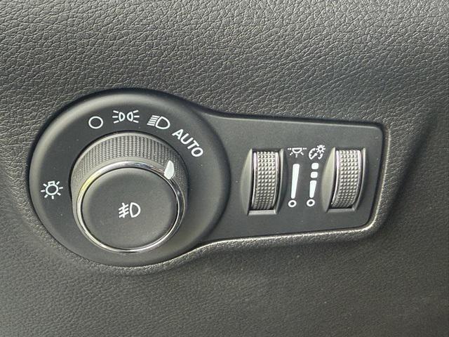 new 2025 Jeep Compass car, priced at $28,765