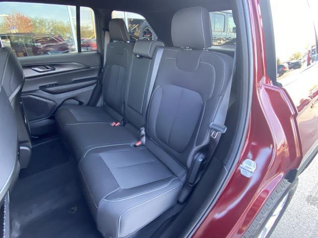 new 2025 Jeep Grand Cherokee car, priced at $38,720