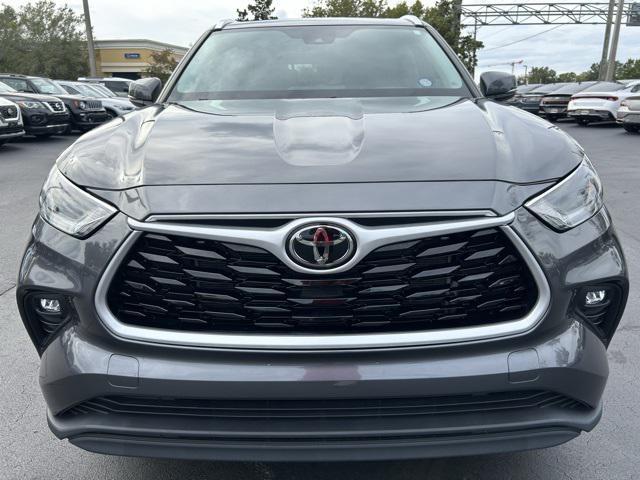 used 2021 Toyota Highlander car, priced at $32,035