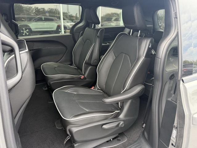 new 2025 Chrysler Pacifica Hybrid car, priced at $52,251