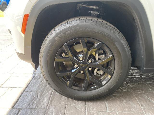 used 2025 Jeep Grand Cherokee L car, priced at $39,700