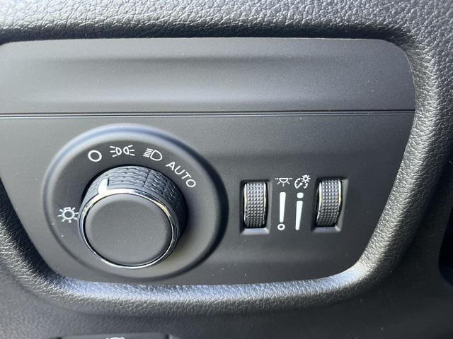 new 2025 Jeep Grand Cherokee car, priced at $41,480