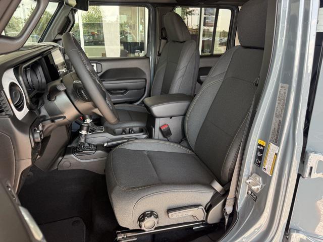 new 2025 Jeep Gladiator car, priced at $43,403