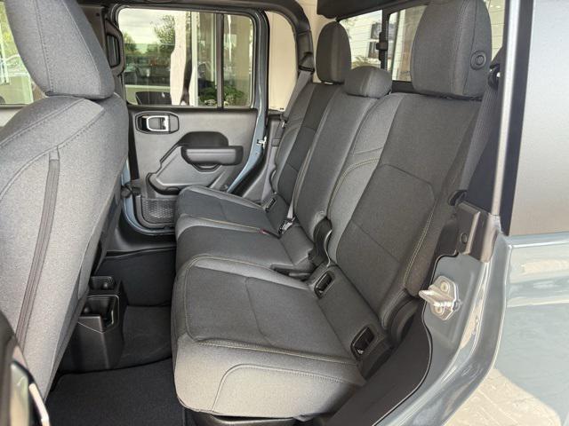 new 2025 Jeep Gladiator car, priced at $43,403