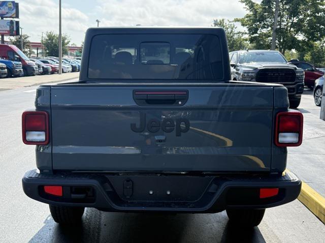 new 2025 Jeep Gladiator car, priced at $43,403