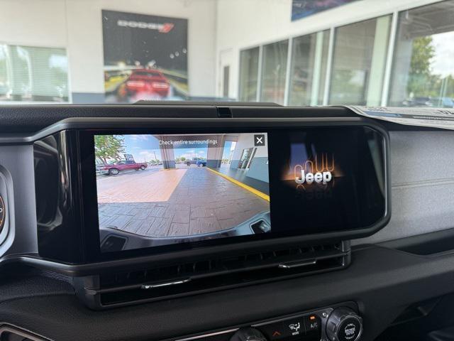 new 2025 Jeep Gladiator car, priced at $43,403