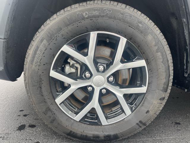 used 2024 Jeep Grand Cherokee L car, priced at $35,894
